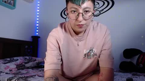 Snapshot of boy_trans chatting on 22, 11, 2025 Edward ftm trans queerslave online show from 22, 11, 2025