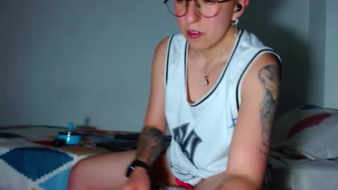Snapshot of boy_trans chatting on 28, 11, 2025 Edward ftm trans queerslave online show from 28, 11, 2025