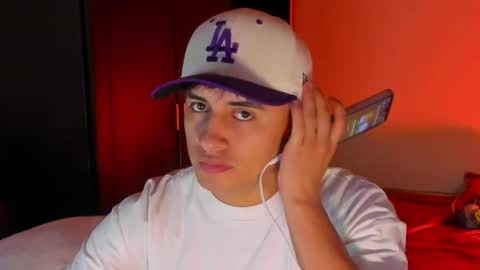 Snapshot of boylatin_777 chatting on 22, 4, 2026 miguel online show from 22, 4, 2026