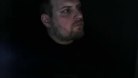 Snapshot of boynextdoooooor chatting on 17, 12, 2025 boynextdoooooor online show from 17, 12, 2025