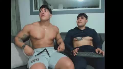 boys_blackandwhite online show from 21, 1, 2025