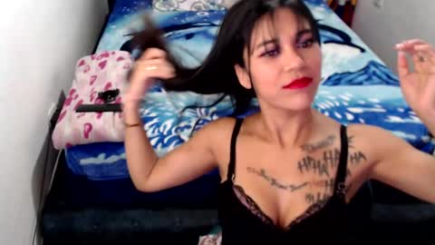 Snapshot of boyslatin493916 chatting on 17, 2, 2026 nikky and jeik online show from 17, 2, 2026