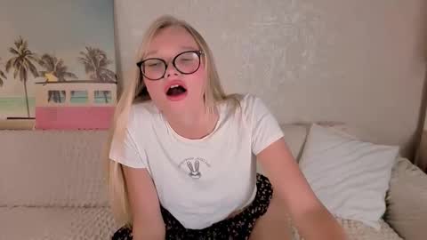 Snapshot of boysloveblondee chatting on 24, 9, 2025 BoysLoveBlondee online show from 24, 9, 2025
