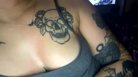 Snapshot of bpdqueen1989 chatting on 28, 10, 2025 bpdqueen1989 online show from 28, 10, 2025