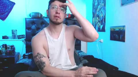 brad hot boy online show from 17, 12, 2024