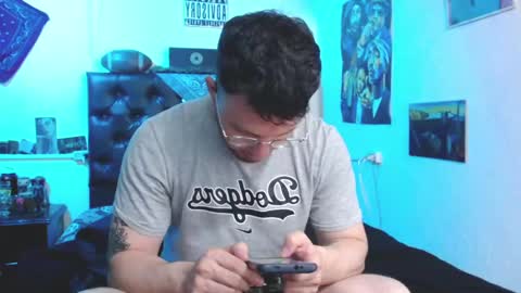 brad hot boy online show from 30, 12, 2024