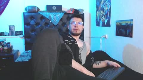 brad hot boy online show from 15, 11, 2025