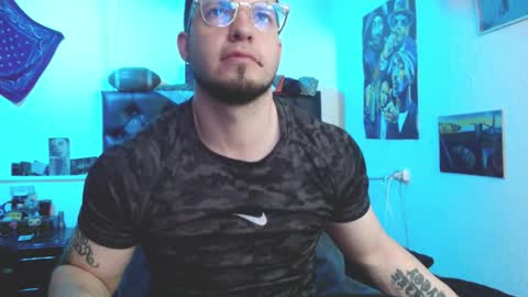 brad hot boy online show from 4, 2, 2026