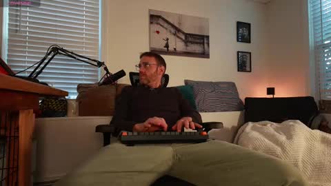 Snapshot of bradbronton chatting on 10, 2, 2025 BradBronton online show from 10, 2, 2025