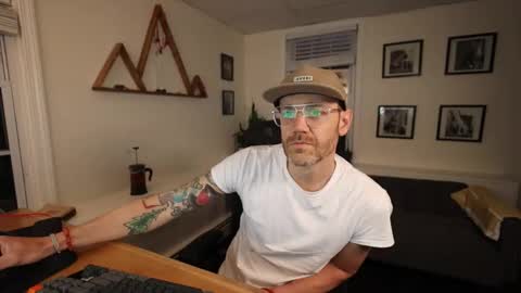 Snapshot of bradbronton chatting on 16, 3, 2026 BradBronton online show from 16, 3, 2026