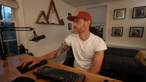 Snapshot of bradbronton chatting on 2, 4, 2026 BradBronton online show from 2, 4, 2026