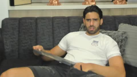 bradleymartin7 online show from 31, 1, 2025