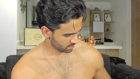 bradleymartin7 online show from 28, 2, 2025