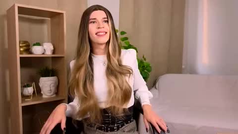 Snapshot of branda_kelly chatting on 18, 11, 2025 Branda online show from 18, 11, 2025