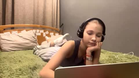 Snapshot of brandamatteson chatting on 3, 12, 2025 Alice online show from 3, 12, 2025