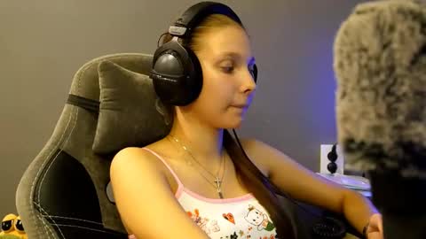 Snapshot of brandamatteson chatting on 15, 12, 2025 Alice online show from 15, 12, 2025