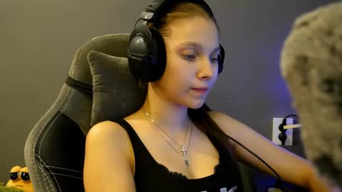 Snapshot of brandamatteson chatting on 16, 12, 2025 Alice online show from 16, 12, 2025