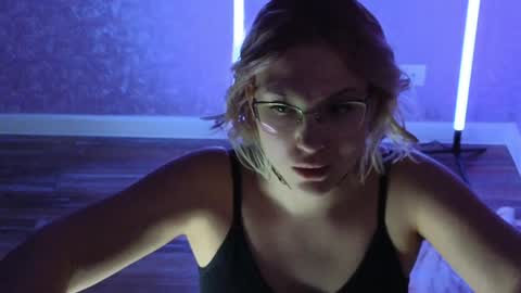 Belle  online show from 17, 1, 2025