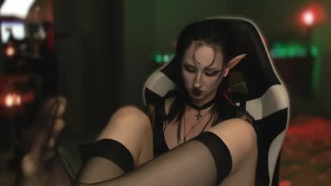Snapshot of brandy_queen chatting on 11, 5, 2026 Aurorabut ur dad just calls me Rory online show from 11, 5, 2026