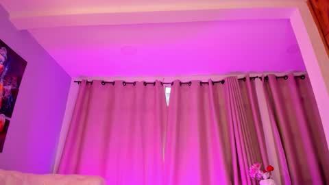   online show from 28, 11, 2025