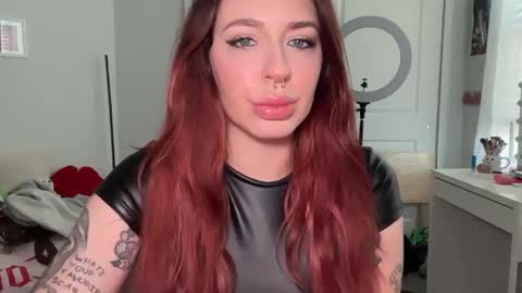 Snapshot of bratbarbie chatting on 11, 11, 2025 Goddess Samantha online show from 11, 11, 2025