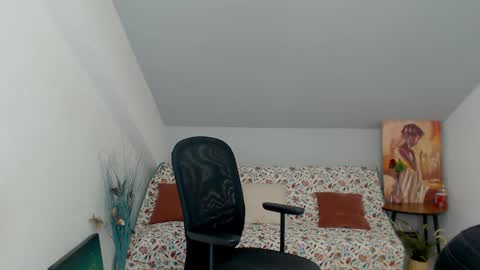 Brenda Skye online show from 5, 3, 2025