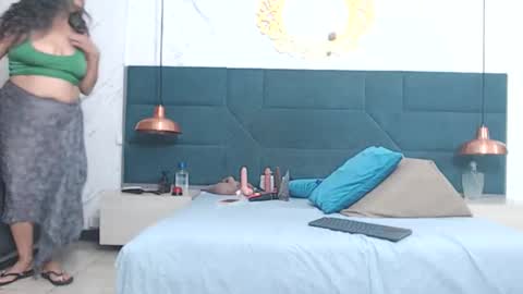 BRENDA VELASQUEZ online show from 10, 4, 2026