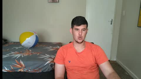 Snapshot of brendansexyboy098754 chatting on 24, 1, 2025 ask me lol online show from 24, 1, 2025