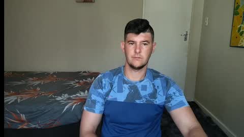 Snapshot of brendansexyboy098754 chatting on 29, 1, 2025 ask me lol online show from 29, 1, 2025