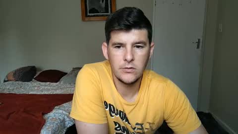 Snapshot of brendansexyboy098754 chatting on 4, 3, 2025 ask me lol online show from 4, 3, 2025