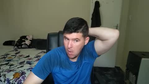 Snapshot of brendansexyboy098754 chatting on 9, 9, 2025 ask me lol online show from 9, 9, 2025