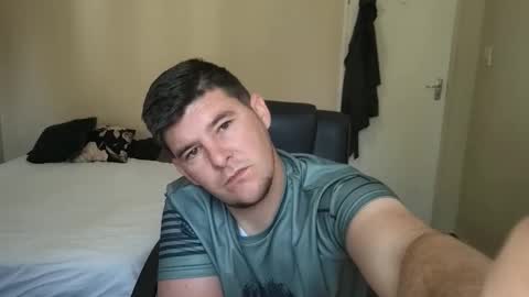 Snapshot of brendansexyboy098754 chatting on 15, 9, 2025 ask me lol online show from 15, 9, 2025