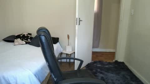 Snapshot of brendansexyboy098754 chatting on 16, 9, 2025 ask me lol online show from 16, 9, 2025