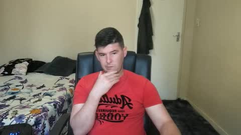 Snapshot of brendansexyboy098754 chatting on 8, 10, 2025 ask me lol online show from 8, 10, 2025