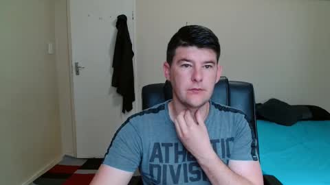 Snapshot of brendansexyboy098754 chatting on 10, 11, 2025 ask me lol online show from 10, 11, 2025