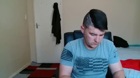 Snapshot of brendansexyboy098754 chatting on 14, 11, 2025 ask me lol online show from 14, 11, 2025