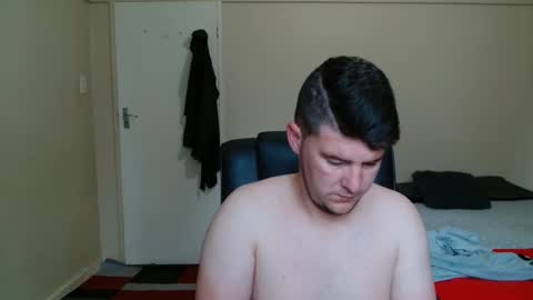 Snapshot of brendansexyboy098754 chatting on 18, 11, 2025 ask me lol online show from 18, 11, 2025