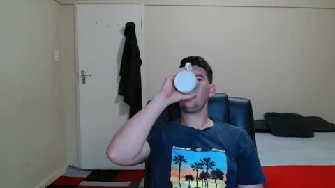 Snapshot of brendansexyboy098754 chatting on 20, 11, 2025 ask me lol online show from 20, 11, 2025