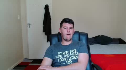 Snapshot of brendansexyboy098754 chatting on 26, 11, 2025 ask me lol online show from 26, 11, 2025