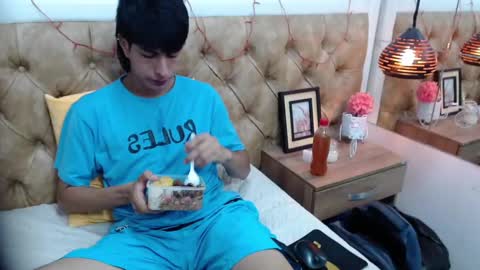 Esteban online show from 15, 2, 2025