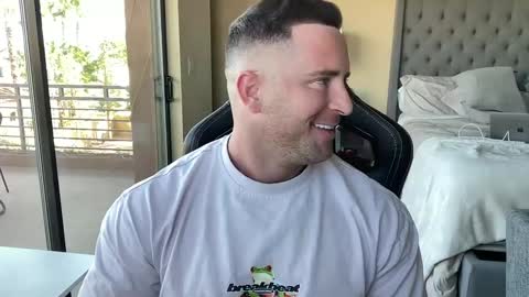 Snapshot of brettmycles chatting on 27, 2, 2025 Brett Mycles online show from 27, 2, 2025