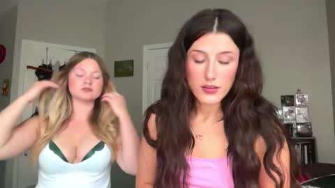 Snapshot of briadominick chatting on 27, 9, 2025 Brianna3 online show from 27, 9, 2025