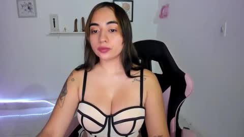 BRIANA online show from 7, 5, 2026