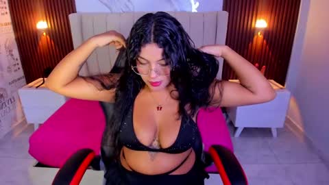 BRIANA online show from 7, 10, 2025