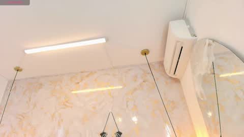 Snapshot of briannaduque chatting on 8, 10, 2025 Brianna online show from 8, 10, 2025