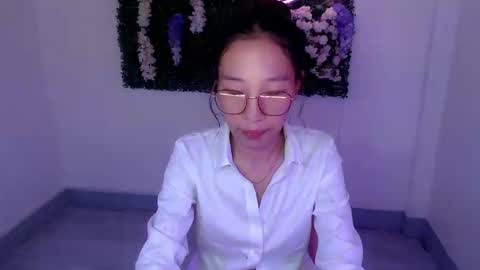 brie_belle online show from 28, 12, 2024