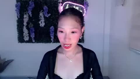 brie_belle online show from 4, 3, 2025