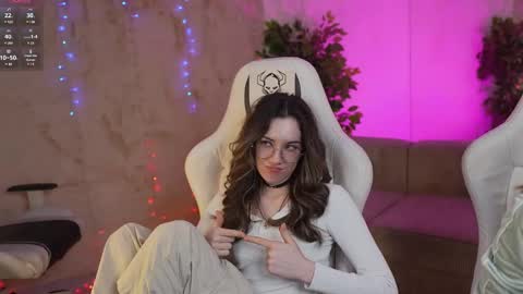 Snapshot of bright_diamonds_054 chatting on 11, 2, 2025 Diamonds Girls online show from 11, 2, 2025