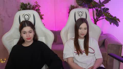 Snapshot of bright_diamonds_054 chatting on 13, 2, 2025 Diamonds Girls online show from 13, 2, 2025