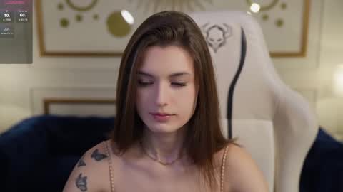 Snapshot of bright_diamonds_054 chatting on 1, 3, 2025 Diamonds Girls online show from 1, 3, 2025